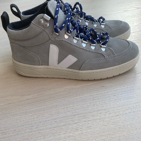 Veja Roraima Suede Oxford Grey White 